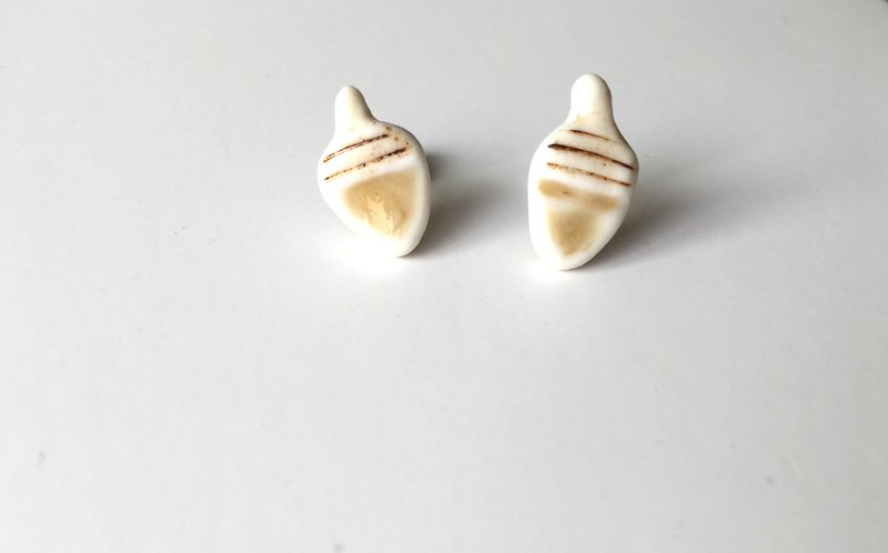 Ceramic Earring - Pine cone / Brown / Plant - ต่างหู - เครื่องลายคราม สีนำ้ตาล