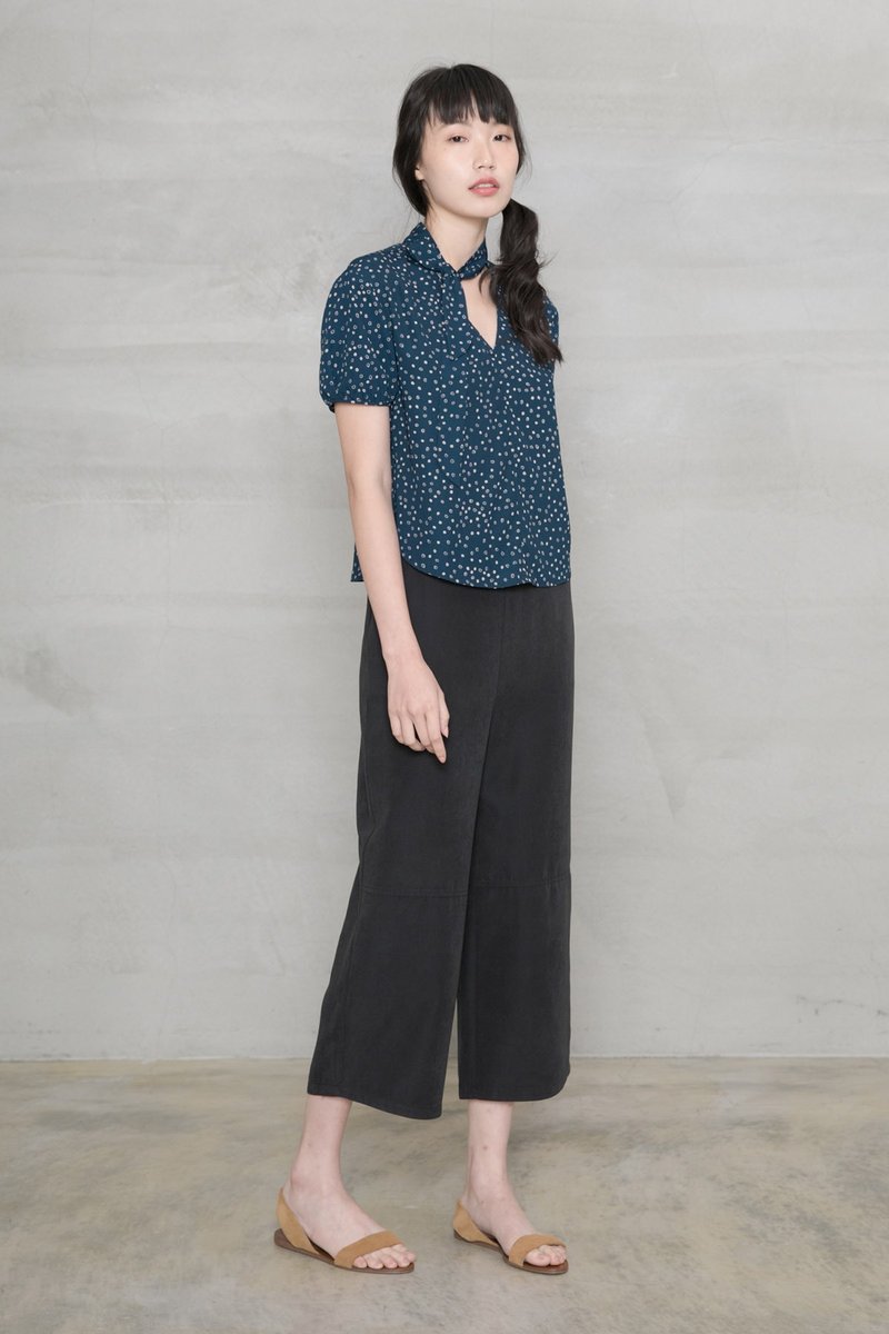 時光漫漫領巾裝飾上衣 Ingrid Liberty Tie Neck Blouse T235 - 女上衣/長袖上衣 - 聚酯纖維 多色