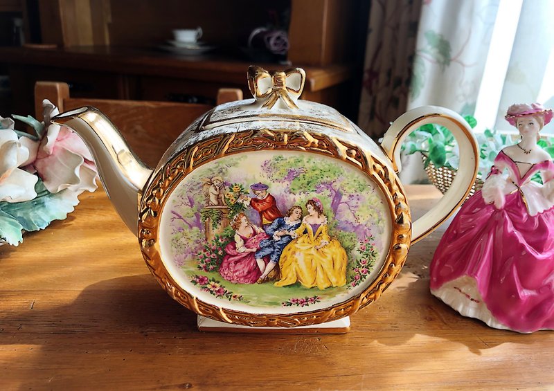 British-made Vintage Sadler Bone Porcelain Teapot - ถ้วย - ดินเผา สีทอง