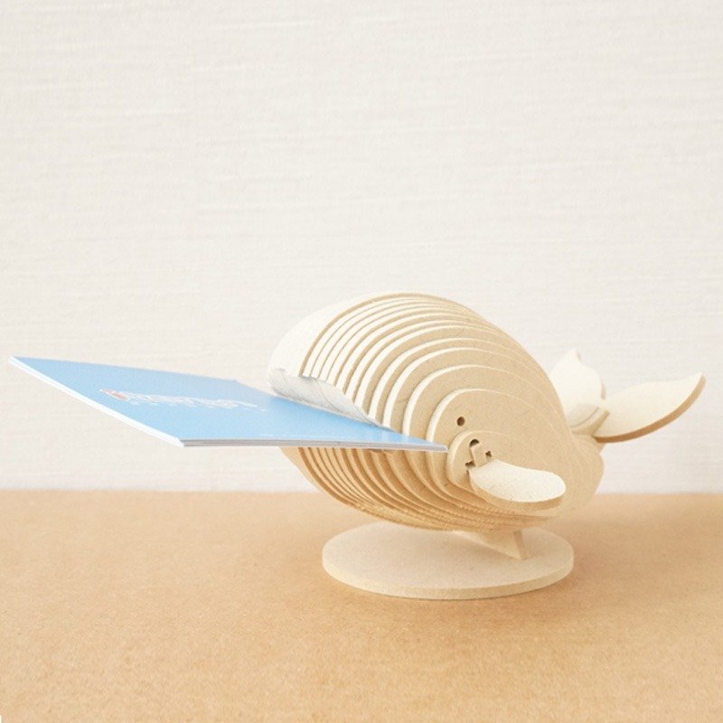 Wooden Whale Business Card Holder - ที่ตั้งบัตร - ไม้ สีนำ้ตาล