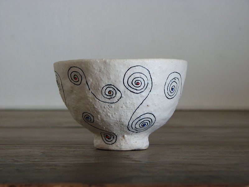ぐるぐるお茶碗 - 花瓶・植木鉢 - 陶器 ホワイト