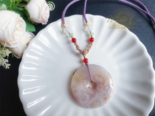桜瑪瑙ピースバックル氷浸透水フラワーネックレスデザイン天然石