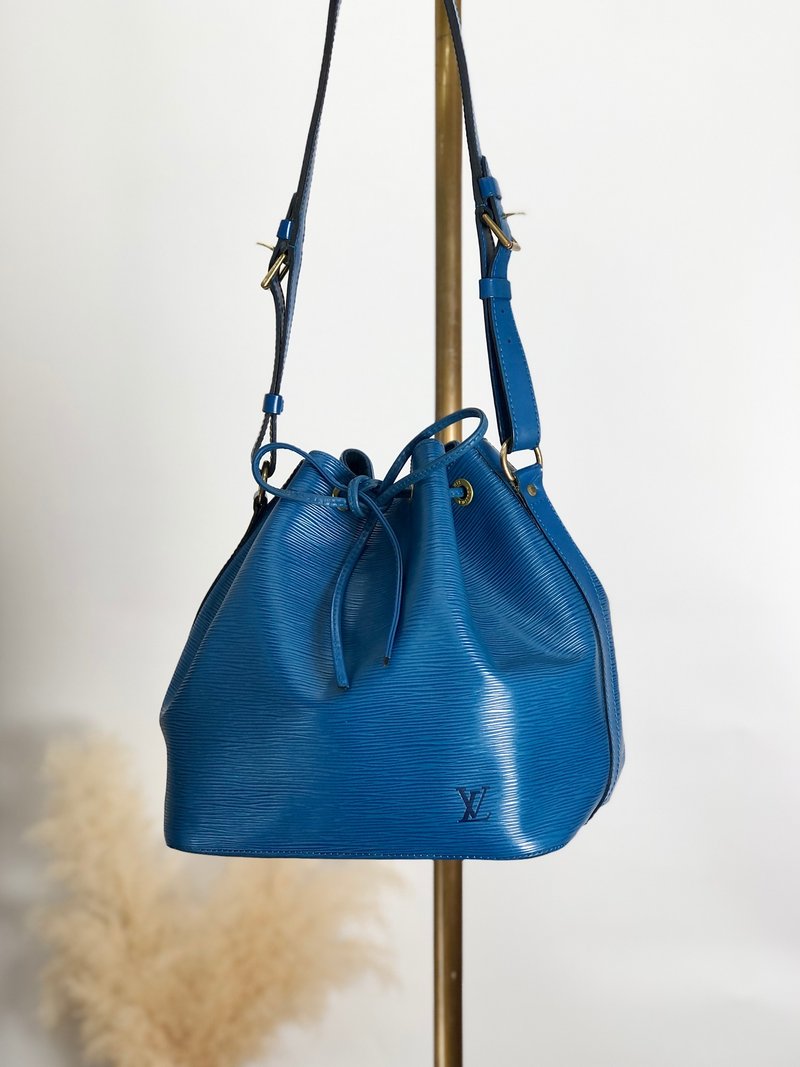 [Direct from Japan, branded used bag] LOUIS VUITTON Epi shoulder bag, blue leather, drawstring bag, Noe M44005, old ri8yzu - กระเป๋าแมสเซนเจอร์ - หนังแท้ สีน้ำเงิน