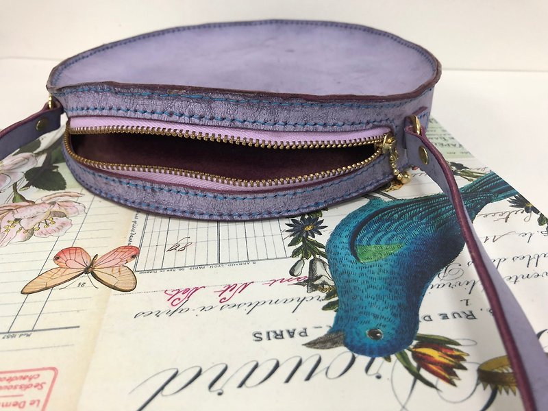 擦蠟紫拉鏈圓包 皮革手工縫製 - 側背包/斜孭袋 - 真皮 紫色