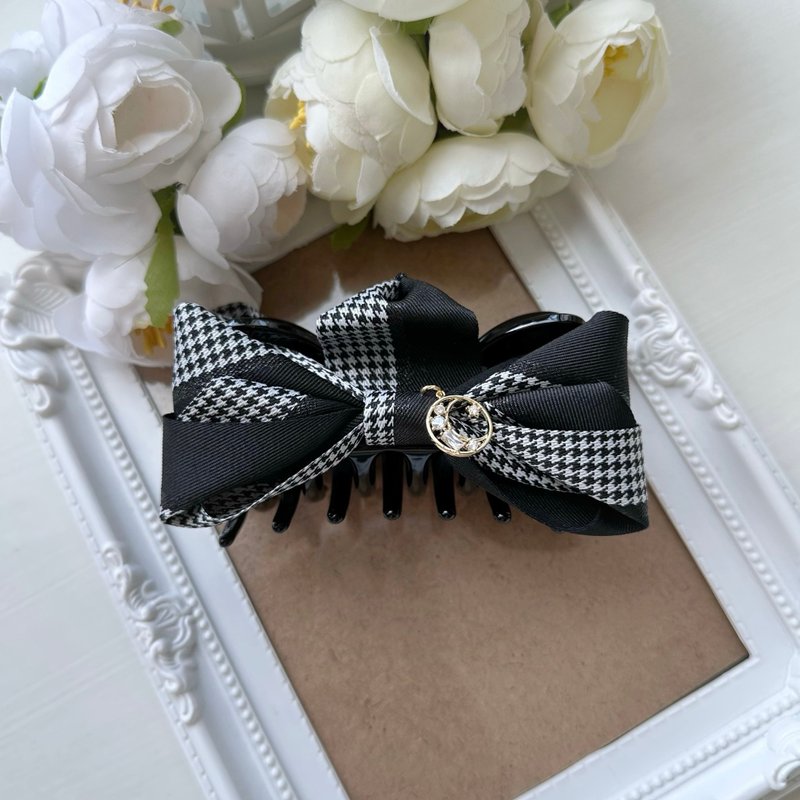 Exclusive Bow Knot Shark Clip Barrette - Black Houndstooth - เครื่องประดับผม - วัสดุอื่นๆ สีดำ