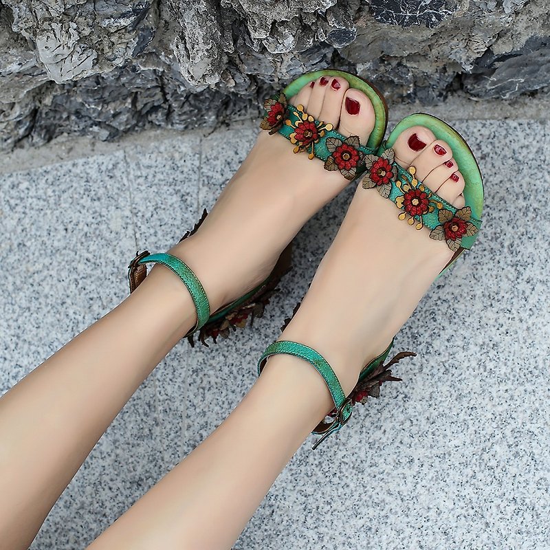 Cool Floral Comfortable Buckle Mid-Heel Sandals - รองเท้ารัดส้น - หนังแท้ สีนำ้ตาล
