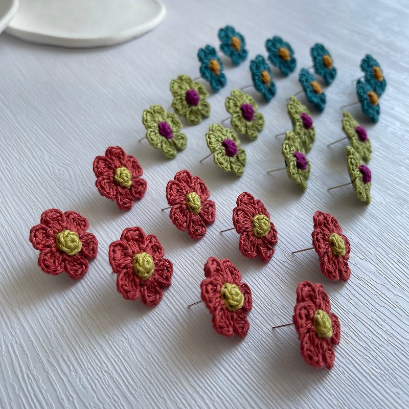 Crochet small flower earrings - Earrings & Clip-ons - Thread 