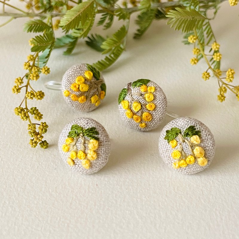 Mimosa embroidery earrings, non-pierced Clip-On, choice of metal fittings - ต่างหู - งานปัก สีเหลือง