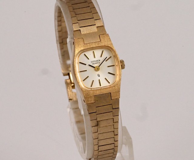 CITIZEN シチズン Quartz Crystal Accent Ladies Watch Amazon.com: Citizen Ladies' Quartz Dress Bracelet Watch with