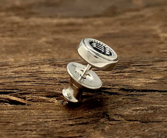 楽天市場】Dr MONROE ドクターモンロー ボーン ハンド ピアス 1P