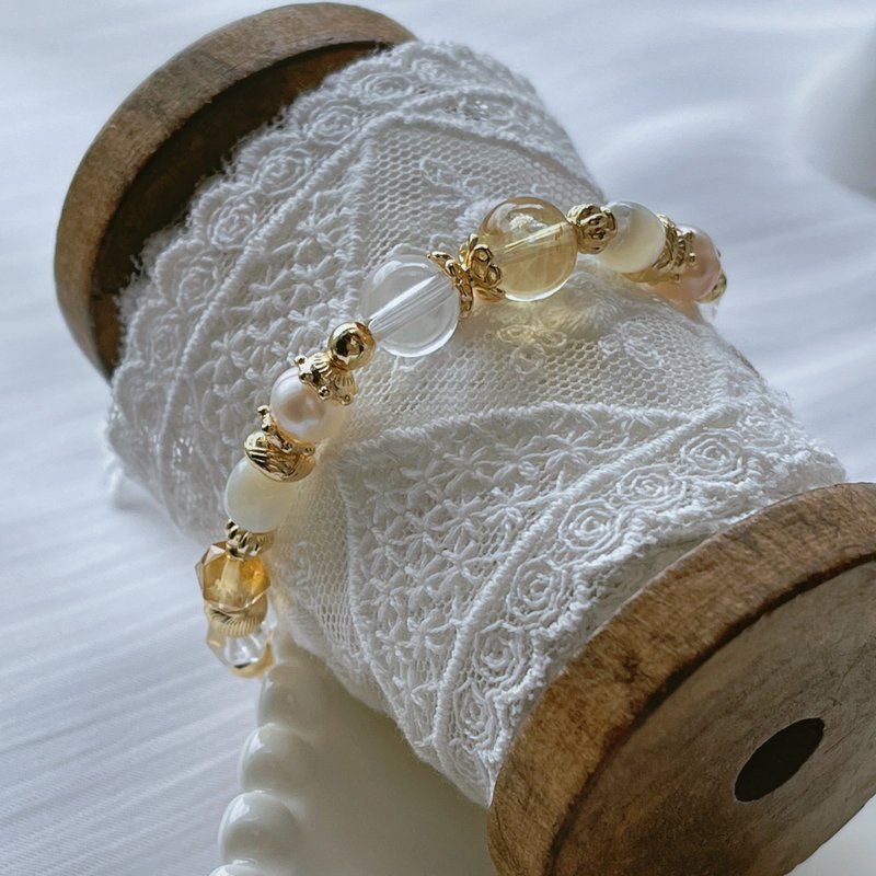 Silk Lily | Citrine + Pearl // Improve wealth + heal emotions // Natural crystal bracelet - สร้อยข้อมือ - คริสตัล สีเหลือง