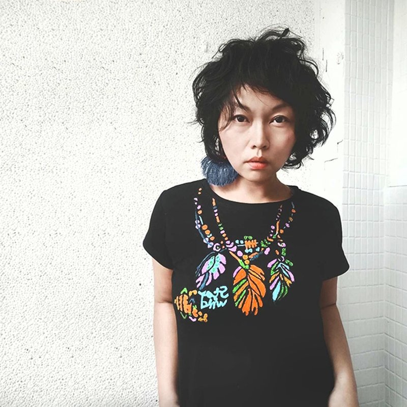 Hand-embroidered short T-shirts*continue crazy - เสื้อยืดผู้หญิง - ผ้าฝ้าย/ผ้าลินิน 