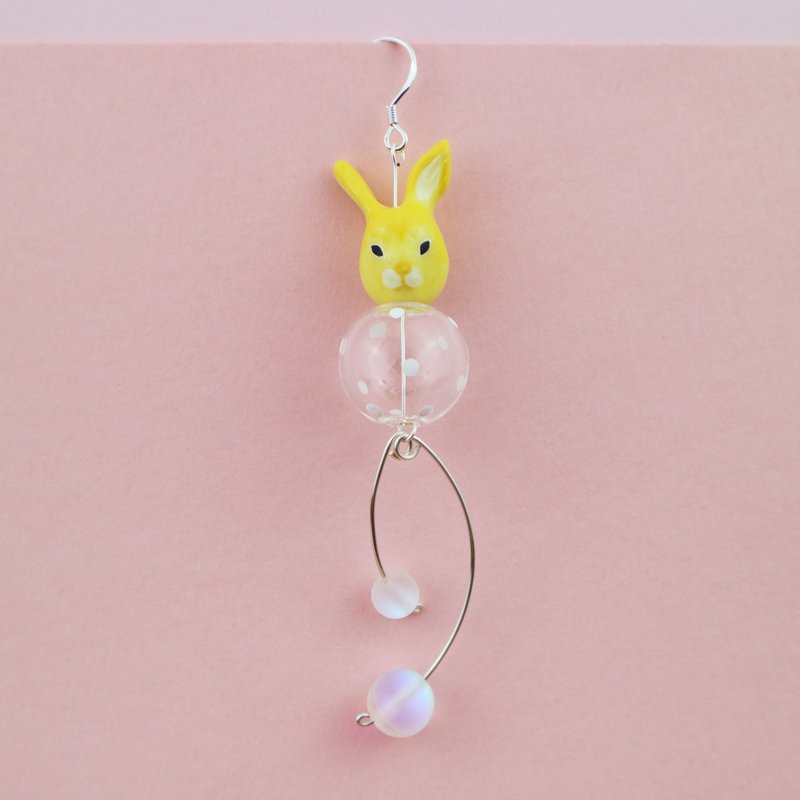 Rabbit Glass Ball Earrings - ต่างหู - ดินเหนียว 