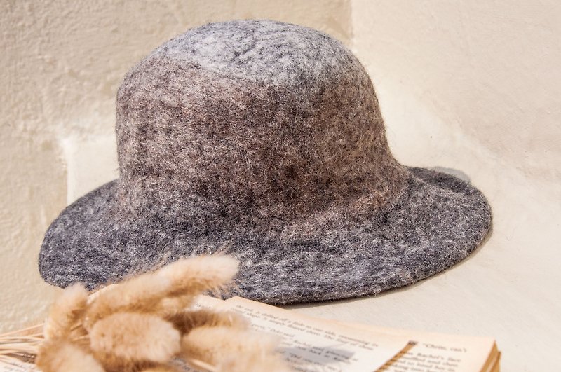 聖誕禮物羊毛氈帽/手工羊毛氈帽/羊毛帽/設計帽/圓頂帽-咖啡拿鐵 - 帽子 - 羊毛 咖啡色