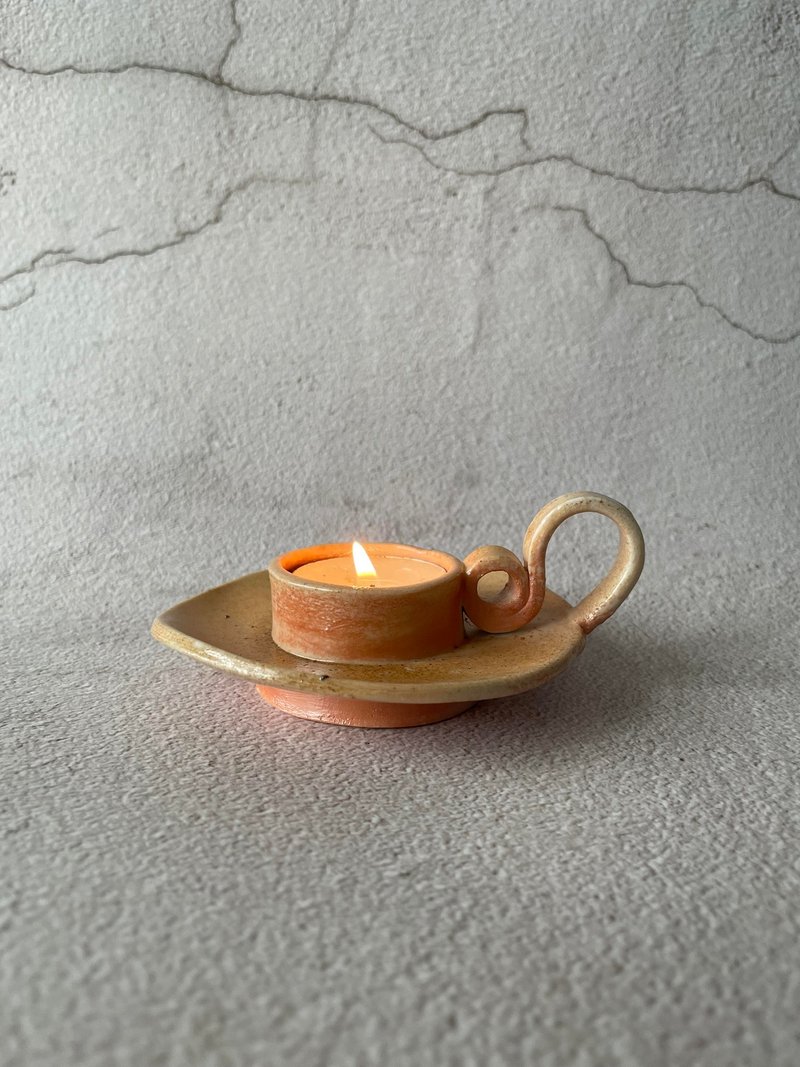 Wood-fired hand-held porcelain candle holder - เทียน/เชิงเทียน - เครื่องลายคราม สีส้ม