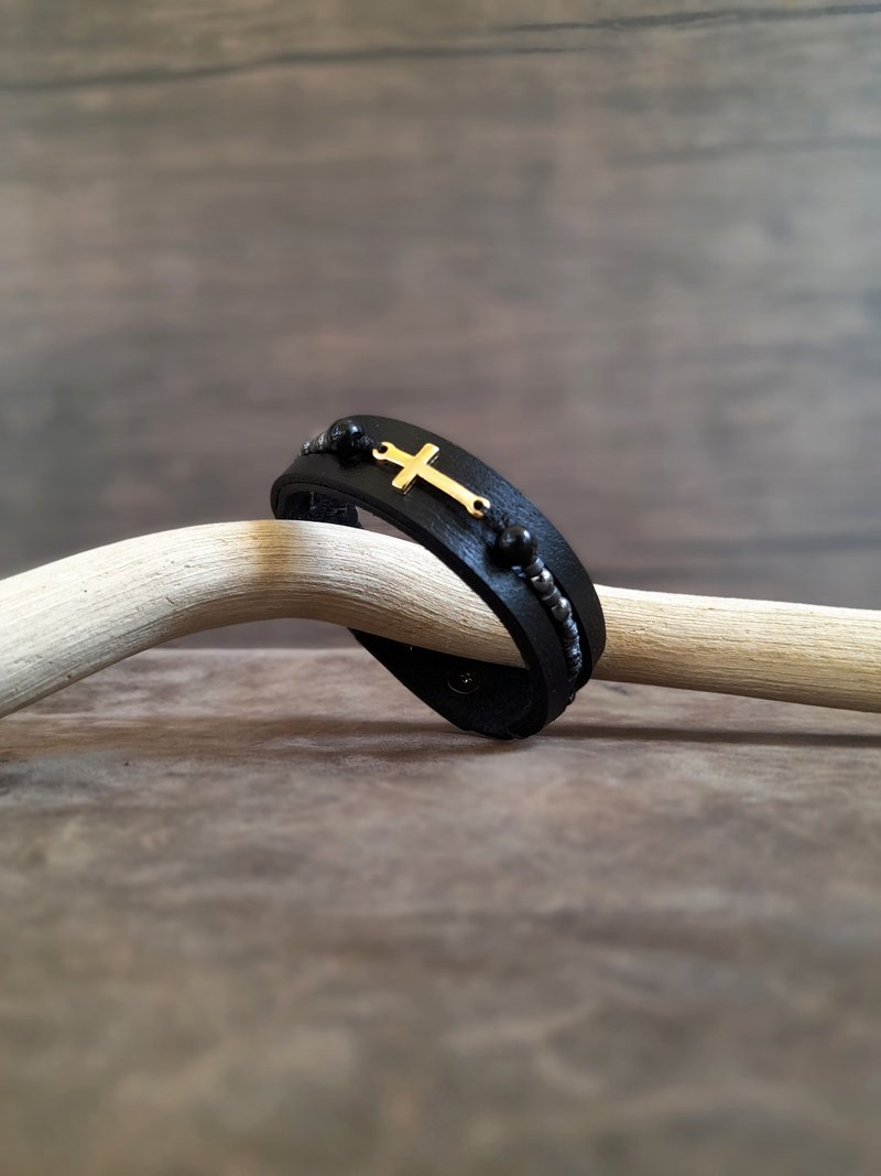 Black Leather Bracelet for Men with Brass Gold Cross, Black Onyx, Hematite Beads - 手鍊/手環 - 真皮 黑色