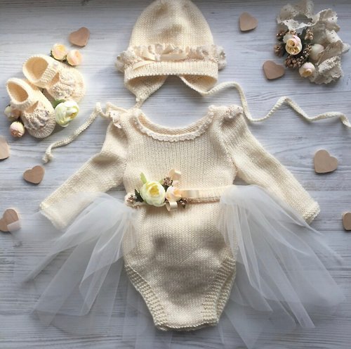 V.I.Angel Hand knit beige clothing set for baby girl: romper, tutu skirt, hat, booties.