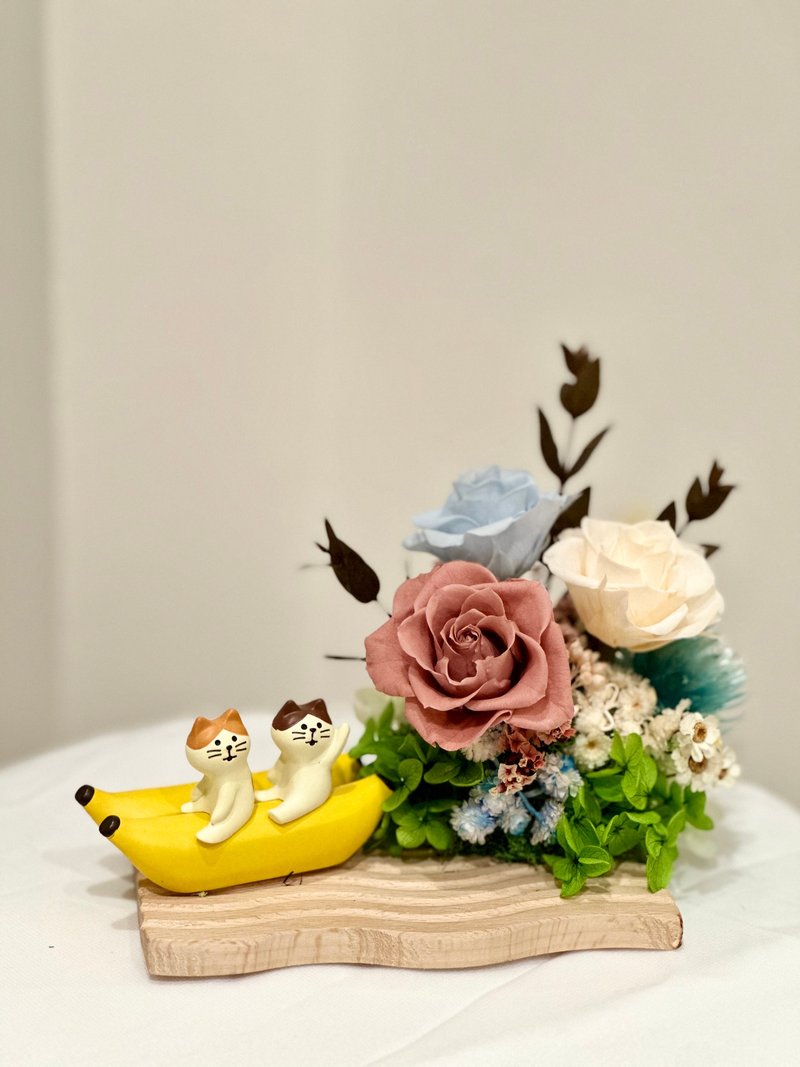 Preserved Flower Business Card Holder Office Healing Objects Cat Banana Boat Opening Gift Christmas Gift - ที่ตั้งบัตร - พืช/ดอกไม้ 