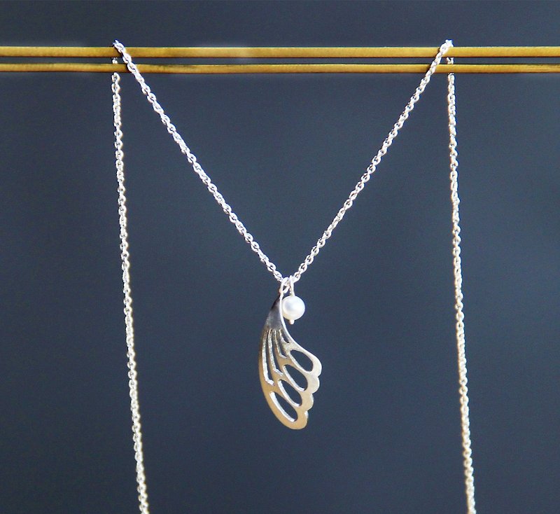 銀蝶系列 - 銀蝶珍珠 - 925純銀手作項鍊 銀飾 禮物 包裝 - 項鍊 - 其他金屬 銀色