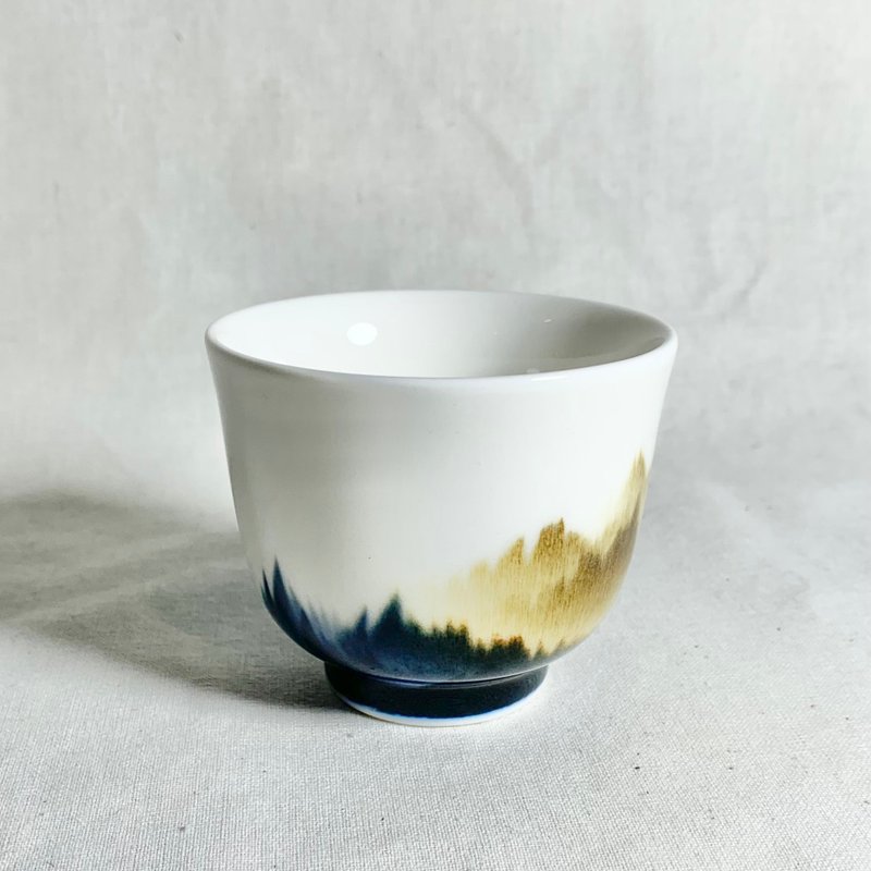 Chinese Painting Landscape Beauty Cup 90ml Qiu Yuning Yingge H3-05 - Teapots & Teacups - Porcelain White