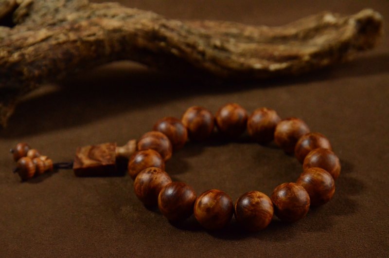 [Vast] Natural Thuja Thuja Bracelet Full of Patterns and Tumors - Bracelets - Wood Brown