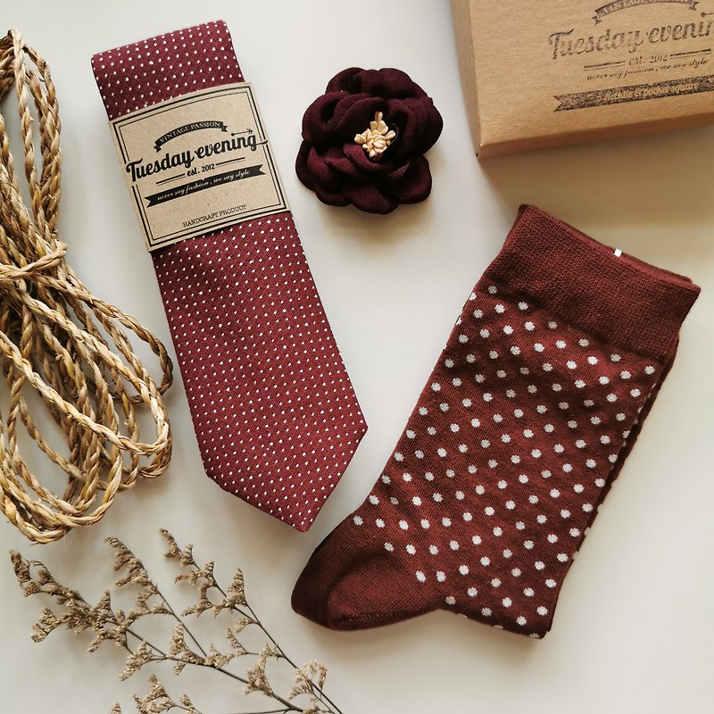 TIE TO TOE Box Set - Red necktie, flower lapel pin and red polka dot sock - 領帶/領帶夾 - 其他材質 紅色