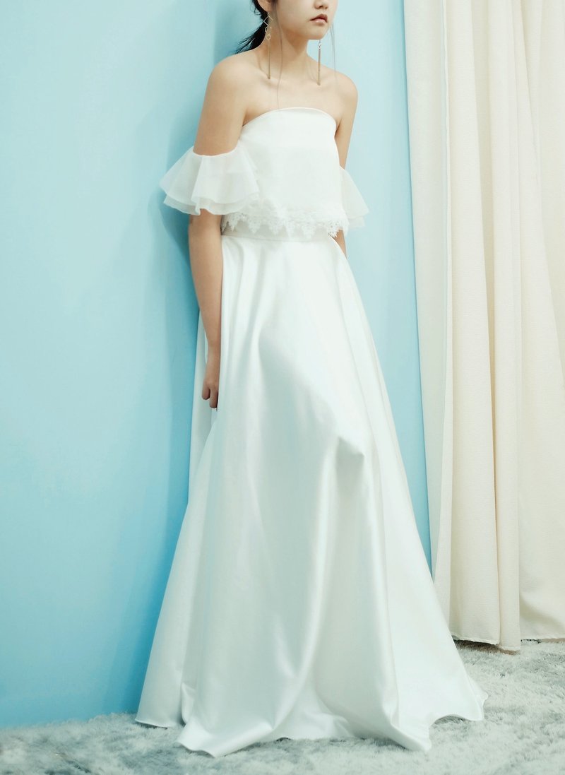 Love Philosophy Bridal Fashionable minimalist two-piece dress - Sleeveless sleeves lace blouse and pouch round platform dress - ชุดเดรส - เส้นใยสังเคราะห์ ขาว