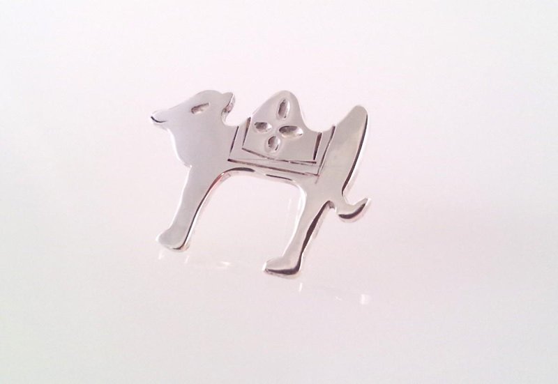 Silk Road Silver CAMEL camel pin brooch - Brooches - Other Metals Silver