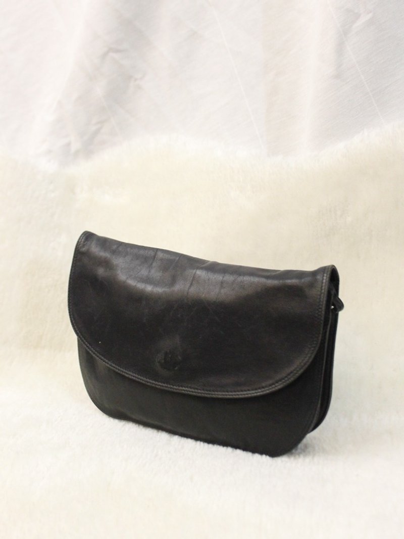 復古歐洲簡約長方形多夾層黑色側背外出古董二手包 Vintage Bag - 側背包/斜孭袋 - 人造皮革 黑色