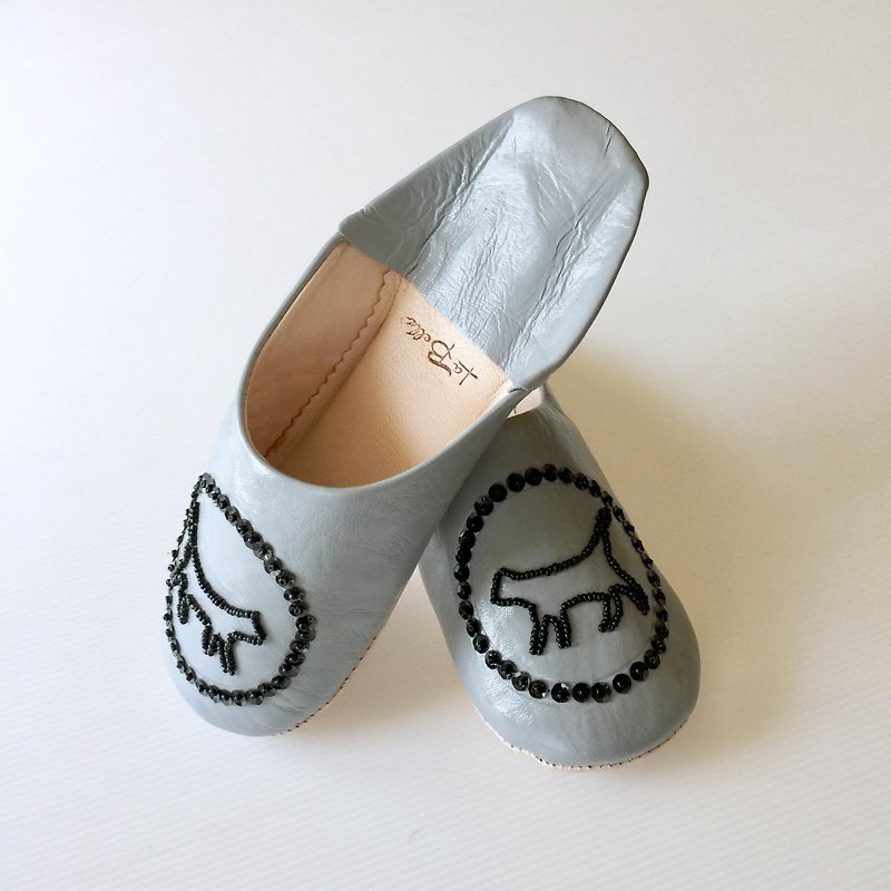 Beautiful embroidery Babushu Slippers Gut Cat Gray - Other - Genuine Leather Gray
