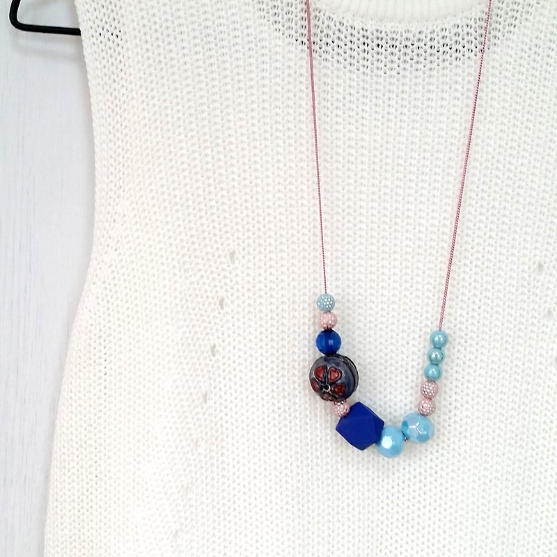 Amusing Blue Pink Beaded Long Chain Necklace - สร้อยคอยาว - พลาสติก สีน้ำเงิน