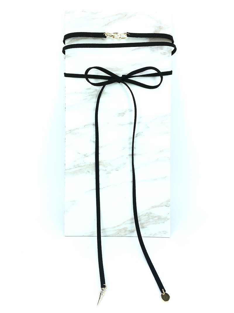 黑色麂皮扣環式-仿繞繩三圈頸鍊（後方直接是釦環加上延長鍊，，一體成型穿戴更方便） - 項鍊 - 其他材質 黑色