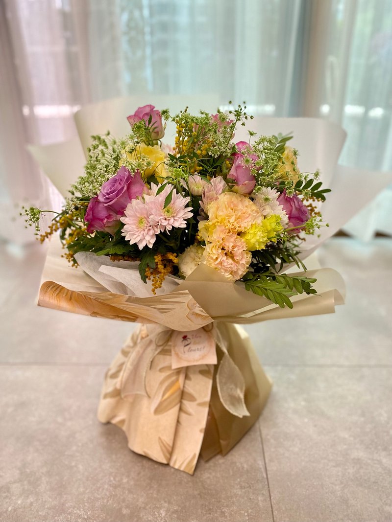 【感謝 / 表白花束】香檳色系鮮花束 Alicia - 盆栽/植栽 - 植物．花 金色