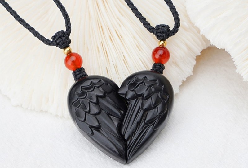 Simple handmade sandalwood angel wings pendant necklace - Necklaces - Wood Black