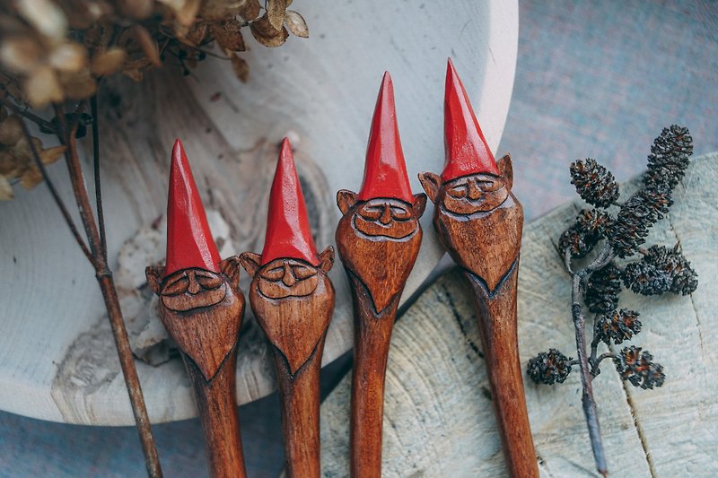 Hair pin dwarf, fairy gnome hair stick, hair accessory in goblincore style - Hair Accessories - Wood Red