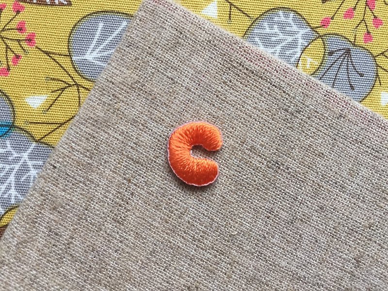 Embroidered cloth stickers-English alphabet series-lowercase c - Other - Thread 