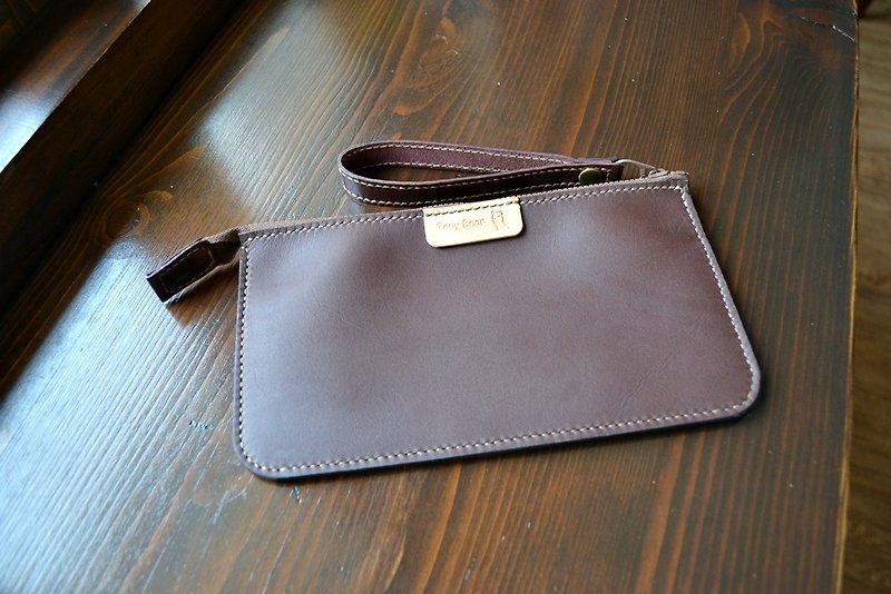 Genuine leather cowhide hand-made cosmetic bag mobile phone bag clutch bag OL bag can be customized free printing English characters - กระเป๋าเครื่องสำอาง - หนังแท้ หลากหลายสี
