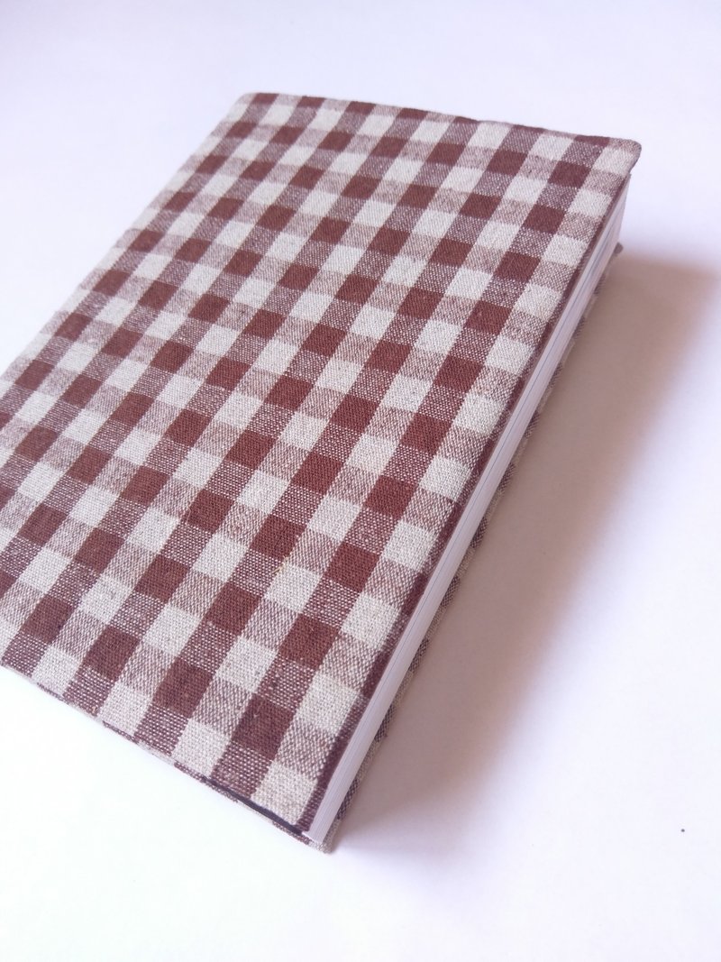 A5尺寸布書衣 咖啡格紋 - 書衣/書套 - 棉．麻 