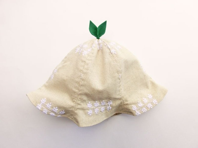 Grow Up! Leaf Hat for Baby & Toddler  / Embroidery White - Bibs - Cotton & Hemp White
