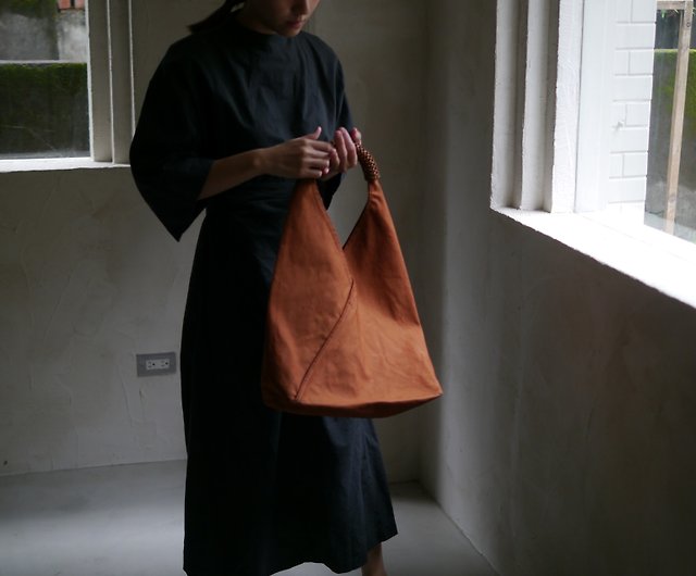 Woven Triangle Bag 58cm (All-Black) - Shop Kamaro'an Handbags