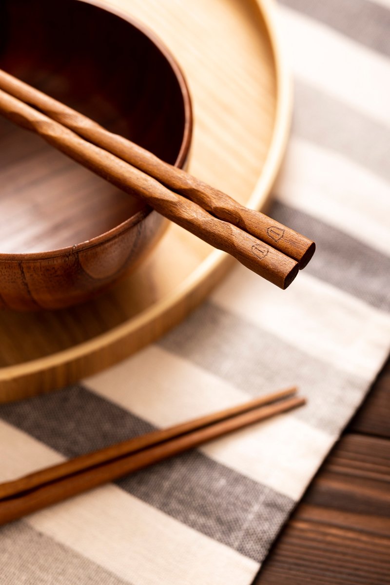 Islandoffer島嶼製作 創意鐵木螺旋筷子 尖頭粗柄筷子 (1對) - 筷子/筷架 - 木頭 金色