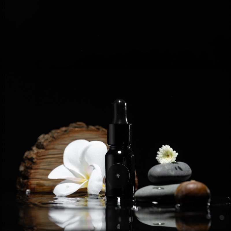 Warm-woody milky fragrance essential oil - Fragrances - Plants & Flowers Black
