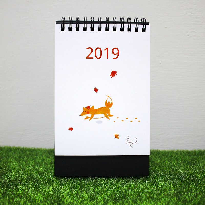 [Christmas limited] I am a fox sauce 2019 small calendar - Calendars - Paper White