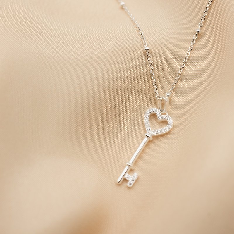 Customizable chain exchange possible | 925 sterling silver heart-shaped rhinestone key necklace Valentine’s Day gift box free packaging - สร้อยคอ - เงินแท้ สีเงิน