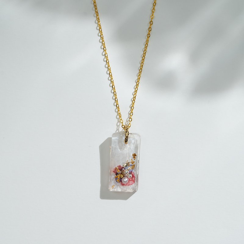Paired Flower－ Handmade design, Happy Mother's Day - Necklaces - Resin Transparent
