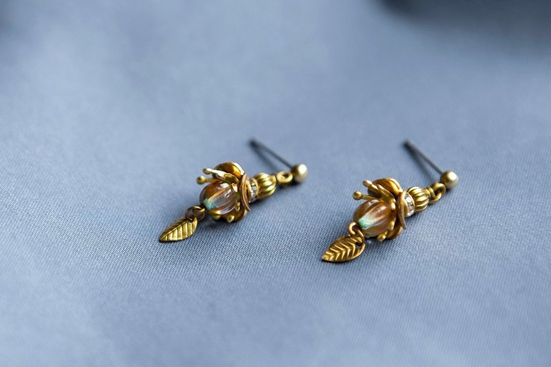 Bumblebee Garcinia  - earrings pierced earrings clip-on earrings - ต่างหู - แก้ว สีเหลือง