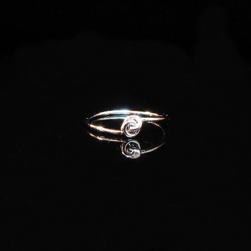[Origin]-Knitted ring with gold wire. Memorial ring. Neutral/simple. Lovers' Ring - แหวนคู่ - โลหะ 