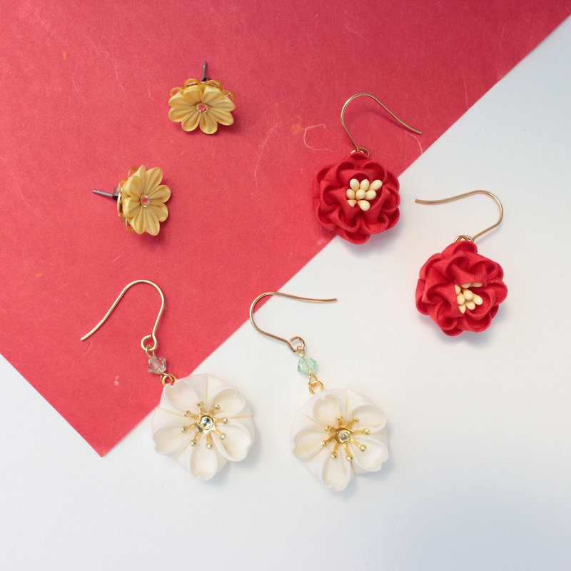 Goody Bag - kanzashi japanese flower earrings - Earrings & Clip-ons - Silk Multicolor