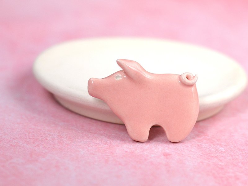 Pink pig ceramic brooch - 胸針 - 黏土 粉紅色