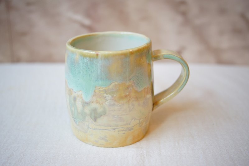 Handmade mug Spring Bud, 250ml, coffee cup  tea cup - แก้วมัค/แก้วกาแฟ - ดินเผา สีกากี